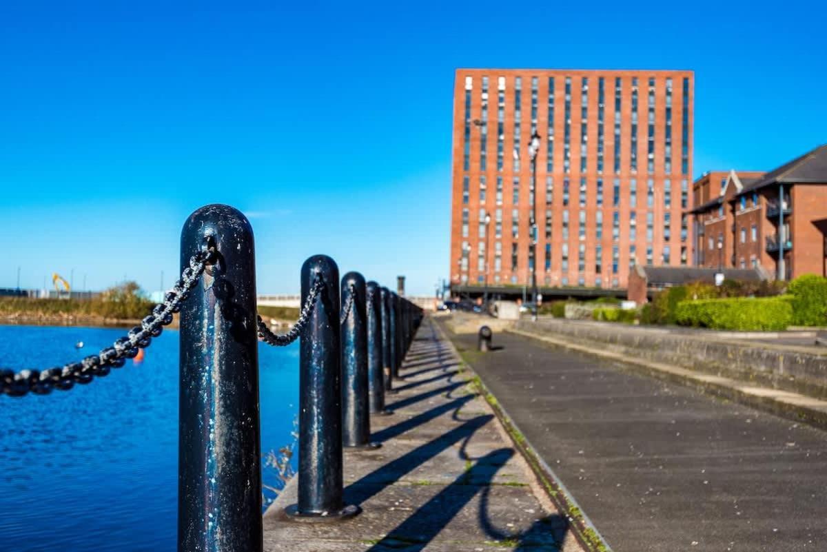 Fabulous Quayside Apartment With Free Parking Liverpool Dış mekan fotoğraf